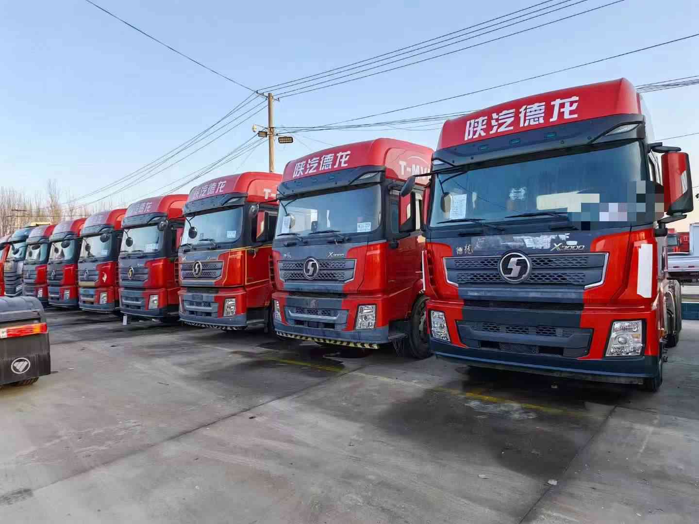 陕汽德龙X3000ac米兰的体育550马力的牵引车怎么样？