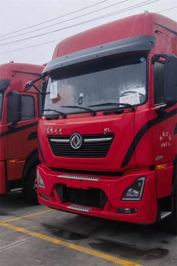 二手天龙牵引车