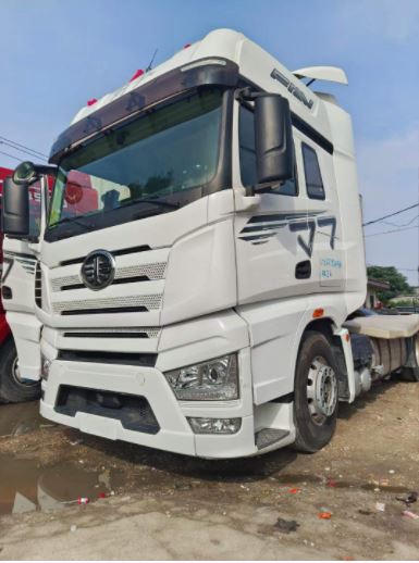 二手单驱J7牵引车