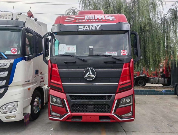 二手三一重卡565马力牵引车